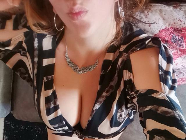 HotPamelaSex - Élő pornó és szexkamera - 22621125
