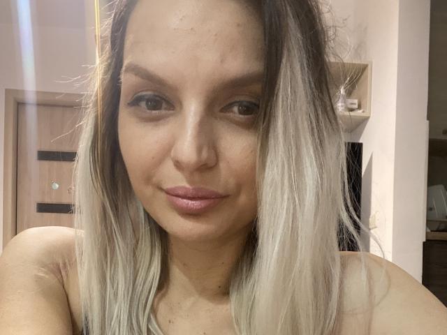 DouceAmelia - Porno na żywo i seks kamera - 24045145