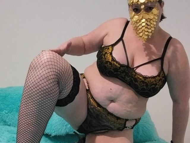 LiliChattePoilue - Live sex cam - 24562829