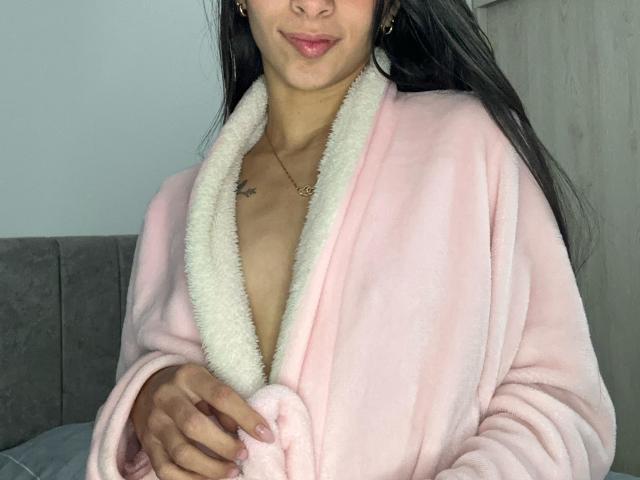 LisaBrunett - Élő pornó és szexkamera - 24825065
