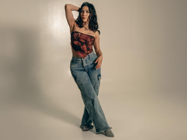 AnyaJay - Live Sex Cam - 25784113