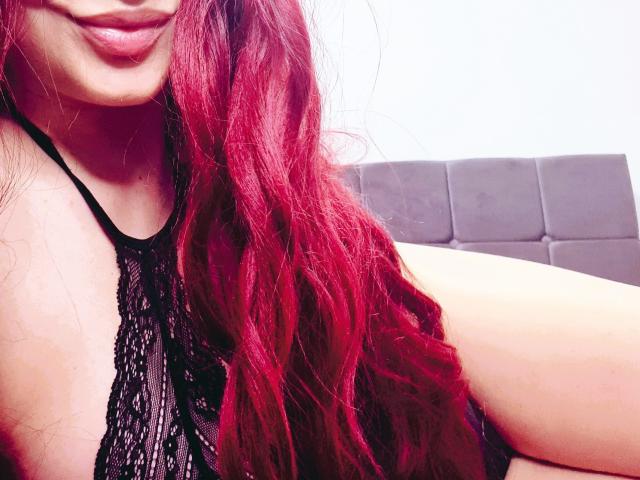 GiannaSexxy - Live sex cam - 26523981